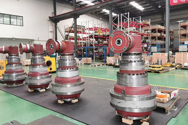 SGR gearboxes are used in lead-acid battery plate rolling